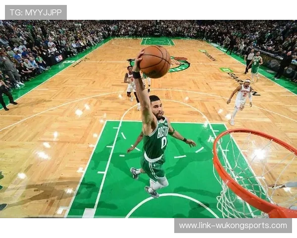 塔图姆三分效率超库里，关键时刻得分能力拉开差距