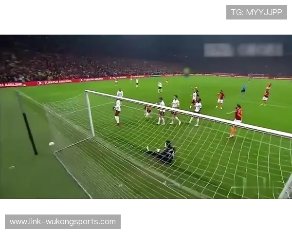 任意球中阻挡门将视线算犯规吗？裁判判罚逻辑详解