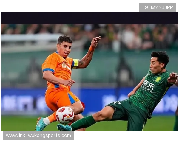 拉莫斯：从边后卫到中卫核心的战术角色演变解析